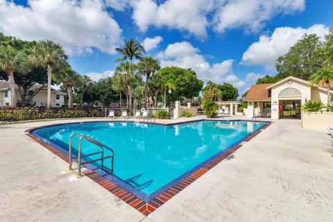 Adosado en venta en Lake Clarke Shores, Florida, 2 dormitorios, 127.65 m2 № 2146749 - foto 16