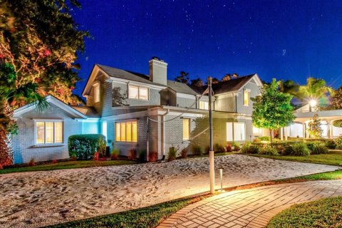 House in Tarpon Springs, Florida 8 bedrooms, 732.63 sq.m. № 1560499 - photo 13