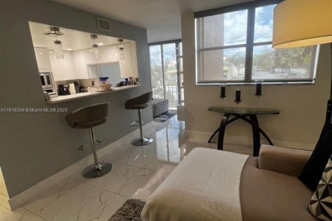 Снять в аренду квартиру в Майами, Флорида 2 спальни, 100.89м2, № 1973056 - фото 6
