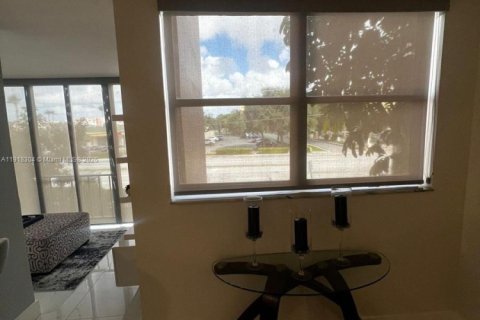 Снять в аренду квартиру в Майами, Флорида 2 спальни, 100.89м2, № 1973056 - фото 5