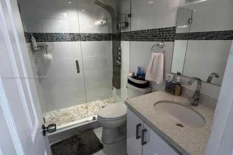 Снять в аренду квартиру в Майами, Флорида 2 спальни, 100.89м2, № 1973056 - фото 10