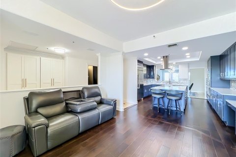 Condo in Orlando, Florida, 3 bedrooms  № 2403655 - photo 10