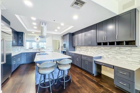 Condo in Orlando, Florida, 3 bedrooms  № 2403655 - photo 15