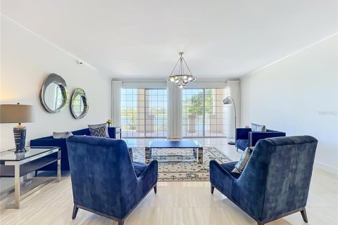 Condo in Orlando, Florida, 3 bedrooms  № 2403655 - photo 30