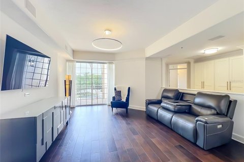 Condo in Orlando, Florida, 3 bedrooms  № 2403655 - photo 13