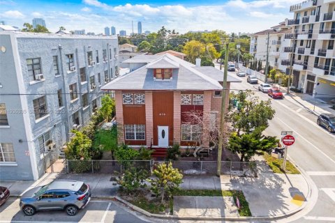 Commercial property in Miami, Florida № 1994156 - photo 8