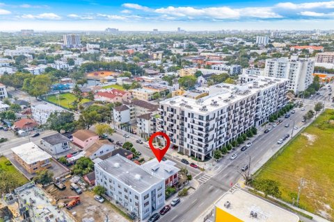 Commercial property in Miami, Florida № 1994156 - photo 6