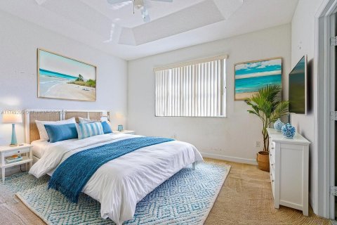 Townhouse in Homestead, Florida 3 bedrooms, 135.27 sq.m. № 1693439 - photo 11