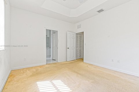 Townhouse in Homestead, Florida 3 bedrooms, 135.27 sq.m. № 1693439 - photo 13