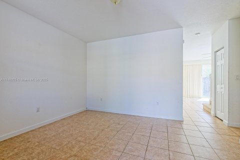 Townhouse in Homestead, Florida 3 bedrooms, 135.27 sq.m. № 1693439 - photo 2