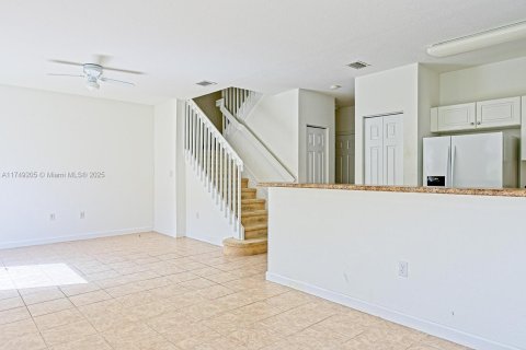 Townhouse in Homestead, Florida 3 bedrooms, 135.27 sq.m. № 1693439 - photo 7