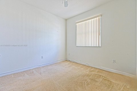 Townhouse in Homestead, Florida 3 bedrooms, 135.27 sq.m. № 1693439 - photo 16