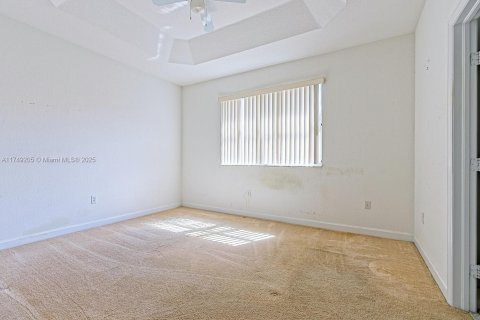 Townhouse in Homestead, Florida 3 bedrooms, 135.27 sq.m. № 1693439 - photo 12