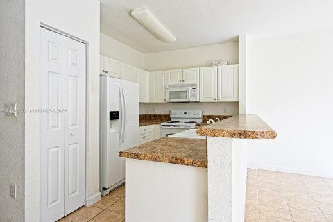 Townhouse in Homestead, Florida 3 bedrooms, 135.27 sq.m. № 1693439 - photo 5