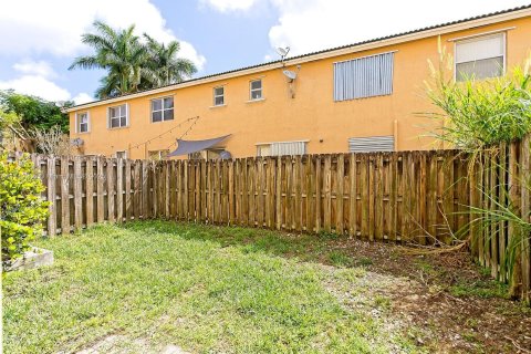 Townhouse in Homestead, Florida 3 bedrooms, 135.27 sq.m. № 1693439 - photo 22