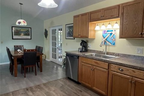 House in Homosassa, Florida 2 bedrooms, 117.06 sq.m. № 2210397 - photo 13