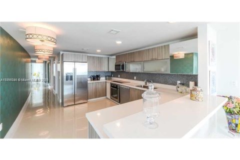 Купить кондоминиум в Майами-Бич, Флорида 3 спальни, 155.05м2, № 1949404 - фото 9