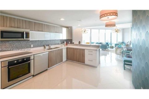 Купить кондоминиум в Майами-Бич, Флорида 3 спальни, 155.05м2, № 1949404 - фото 10