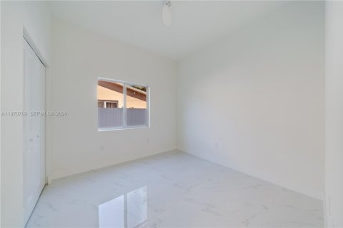 Touwnhouse à vendre à Miami, Floride: 3 chambres № 2031454 - photo 12