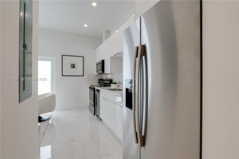 Touwnhouse à vendre à Miami, Floride: 3 chambres № 2031454 - photo 5