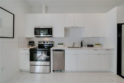 Touwnhouse à vendre à Miami, Floride: 3 chambres № 2031454 - photo 6