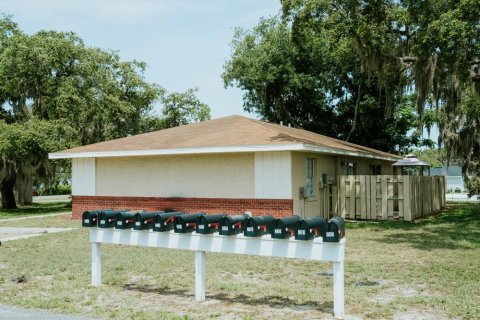 Commercial property in Auburndale, Florida 4 bedrooms, 172.8 sq.m. № 1757920 - photo 2
