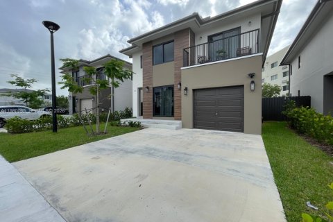 Villa ou maison à louer à Florida City, Floride: 5 chambres, 209.03 m2 № 2079682 - photo 2