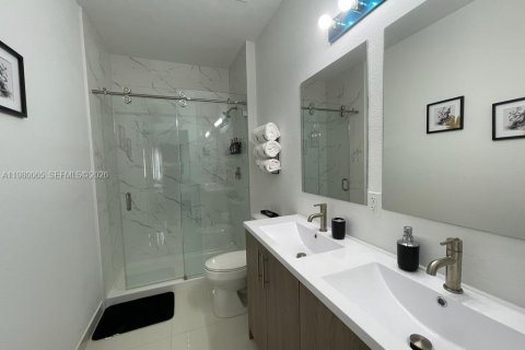 Villa ou maison à louer à Florida City, Floride: 5 chambres, 209.03 m2 № 2079682 - photo 6