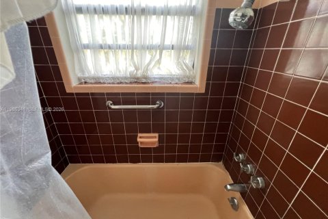 Купить виллу или дом в Майами, Флорида 3 спальни, 147.71м2, № 2048430 - фото 21