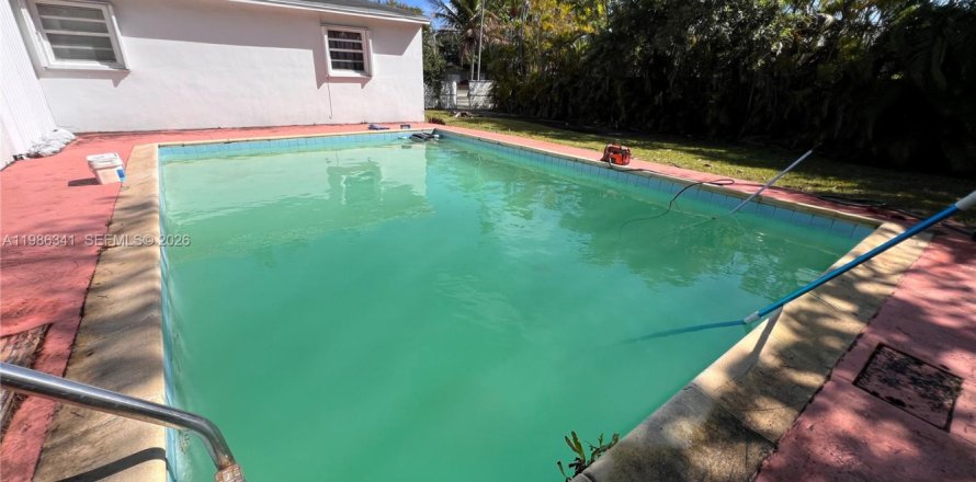 Дом в Майами, Флорида 3 спальни, 147.71м2 № 2048430