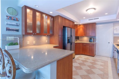 Condo in Miami Beach, Florida, 2 bedrooms  № 2003259 - photo 7