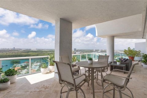 Купить кондоминиум в Санни-Айлс-Бич, Флорида 3 спальни, 305.56м2, № 2046268 - фото 23