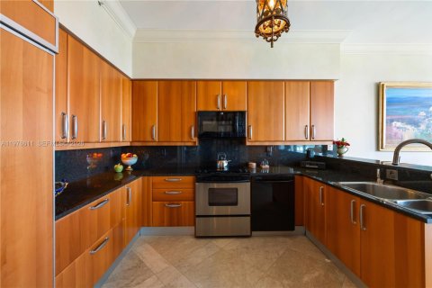 Купить кондоминиум в Санни-Айлс-Бич, Флорида 3 спальни, 305.56м2, № 2046268 - фото 10