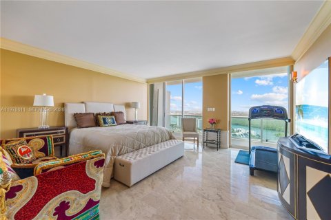 Купить кондоминиум в Санни-Айлс-Бич, Флорида 3 спальни, 305.56м2, № 2046268 - фото 15