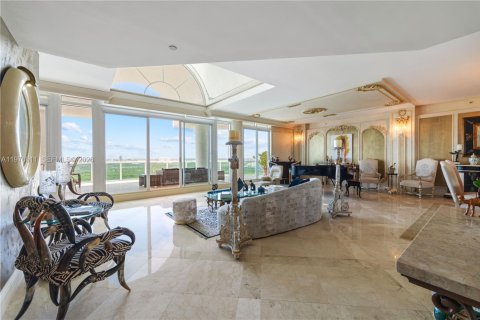 Купить кондоминиум в Санни-Айлс-Бич, Флорида 3 спальни, 305.56м2, № 2046268 - фото 2