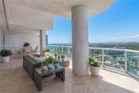 Купить кондоминиум в Санни-Айлс-Бич, Флорида 3 спальни, 305.56м2, № 2046268 - фото 22