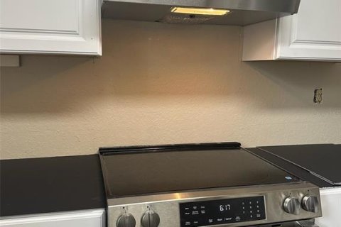 Condo in Lake Mary, Florida, 1 bedroom  № 1879772 - photo 13
