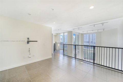 Купить кондоминиум в Майами, Флорида 1 спальня, 82.78м2, № 1956838 - фото 13