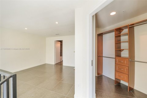 Купить кондоминиум в Майами, Флорида 1 спальня, 82.78м2, № 1956838 - фото 16