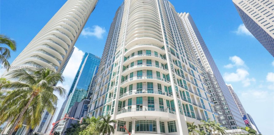 Кондоминиум с 1 спальней в Майами, Флорида № 1956838