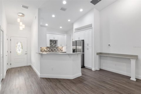 Casa en venta en Lady Lake, Florida, 4 dormitorios, 151.52 m2 № 1562087 - foto 20