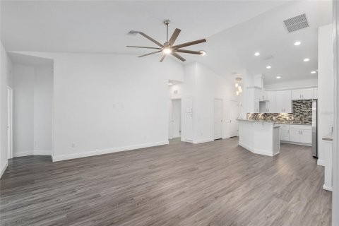 Casa en venta en Lady Lake, Florida, 4 dormitorios, 151.52 m2 № 1562087 - foto 16
