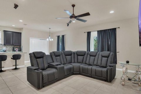 House in DeLand, Florida 4 bedrooms, 171.5 sq.m. № 1681821 - photo 4