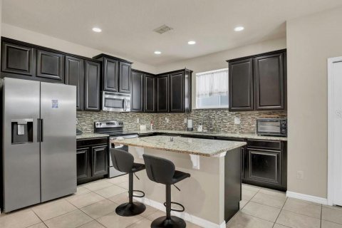 House in DeLand, Florida 4 bedrooms, 171.5 sq.m. № 1681821 - photo 9