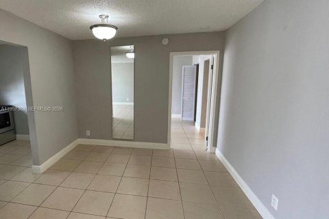 Condominio en alquiler en Sunny Isles Beach, Florida, 1 dormitorio, 71.26 m2 № 2011282 - foto 5