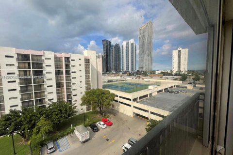 Condominio en Sunny Isles Beach, Florida, 1 dormitorio  № 2011282