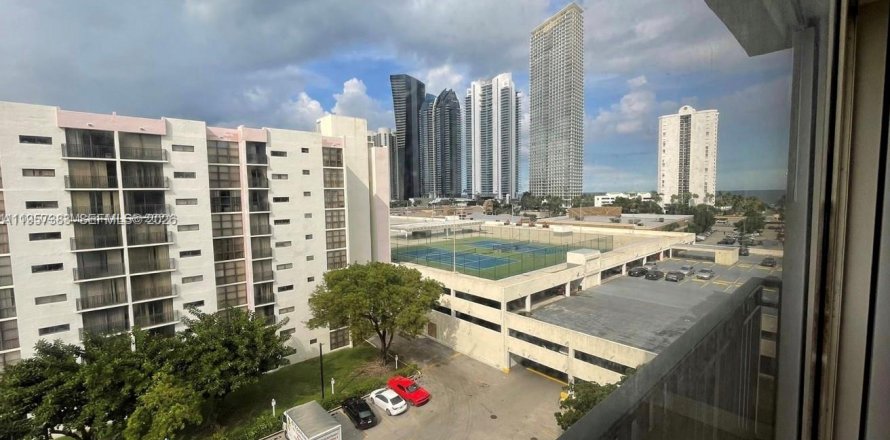 Condominio en Sunny Isles Beach, Florida, 1 dormitorio  № 2011282