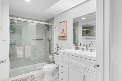 Condo in Pembroke Pines, Florida, 2 bedrooms  № 2064837 - photo 4