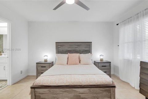 Condo in Pembroke Pines, Florida, 2 bedrooms  № 2064837