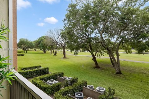 Condo in Pembroke Pines, Florida, 2 bedrooms  № 2064837 - photo 26
